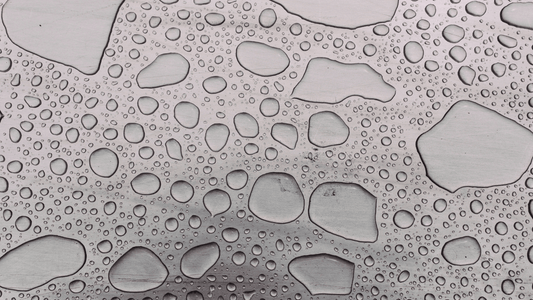 Réveiller l’éclat naturel : une peau plus vive grâce au brossage à sec - Outer Society.